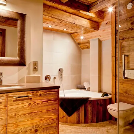 Chalet Renove Au Coeur Du Praz, Courchevel, A 150m Des Pistes, 4 Chambres, 9 Personnes - Fr-1-514-20 *